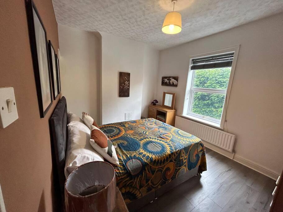 Spacious Homely 3 Bed Property Newcastle-under-Lyme Exterior foto