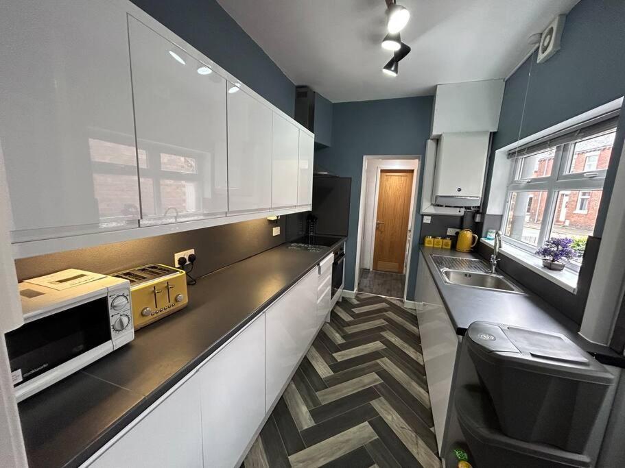 Spacious Homely 3 Bed Property Newcastle-under-Lyme Exterior foto